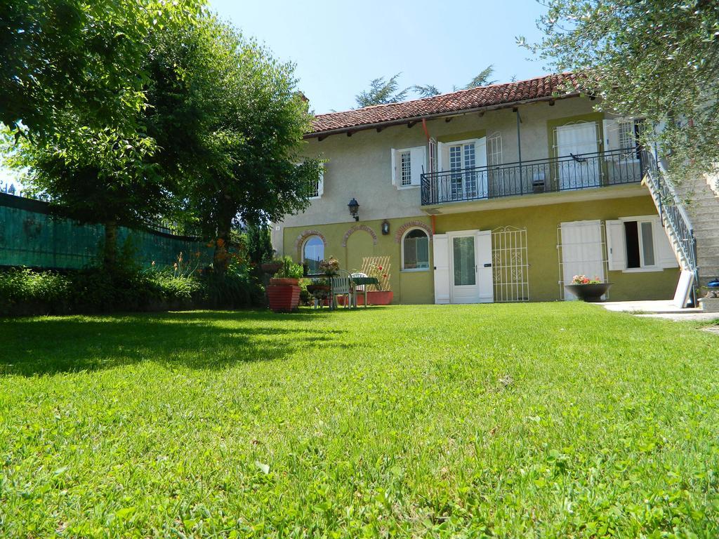 Casa Badinot Guest House Diano d'Alba Phòng bức ảnh