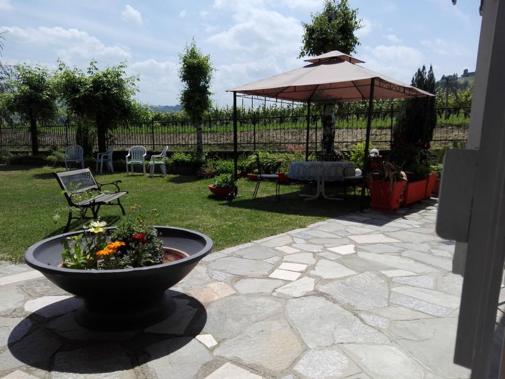 Casa Badinot Guest House Diano d'Alba Ngoại thất bức ảnh